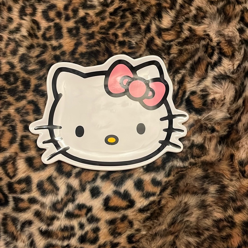 Hello kitty plate